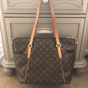 Louis Vuitton Bags - Louis Vuitton Totally MM Louis Vuitton Bags - Louis Vuitton Totally MM